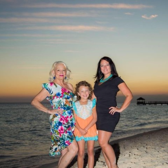 Meet your Posher, Katie - Picture 1 of 1